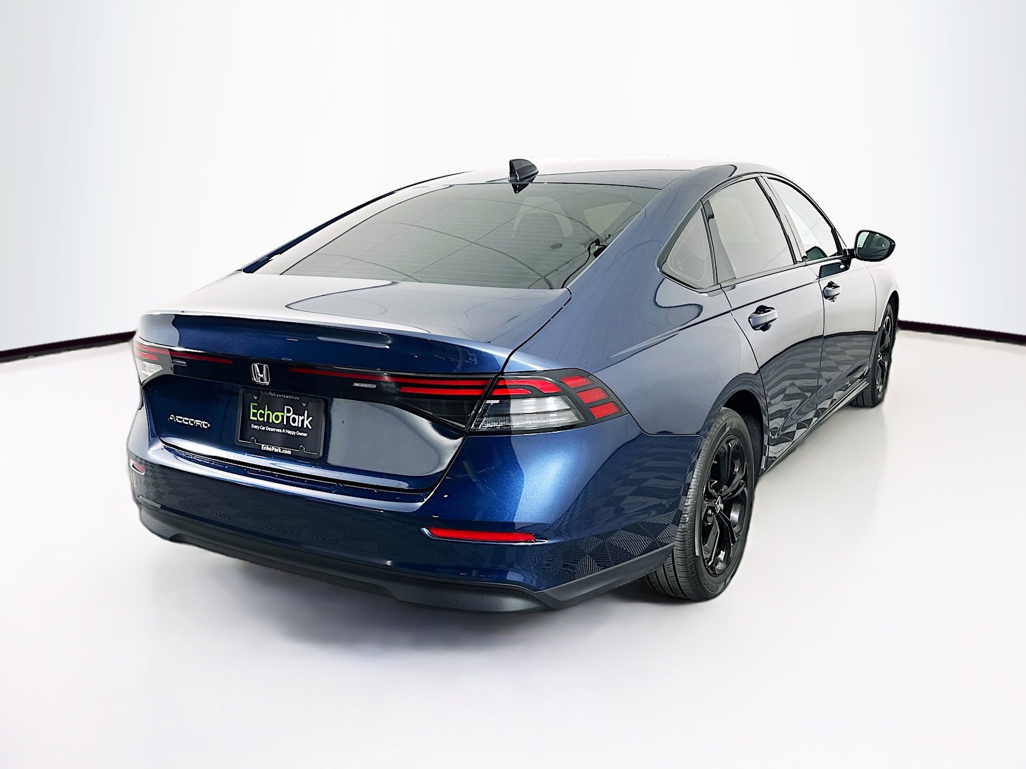 Used 2025 Honda Accord SE image 9