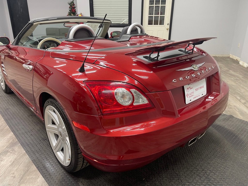 Used 2005 Chrysler Crossfire Limited RWD image 17