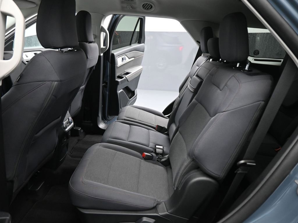Certified 2025 Ford Explorer Active image 17