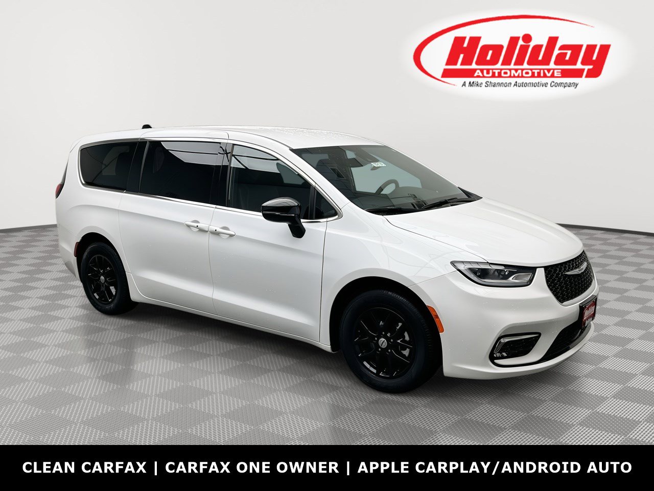 Used 2025 Chrysler Pacifica Select FWD image 1
