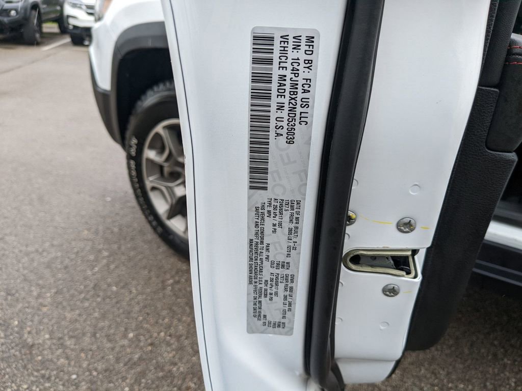 Used 2022 Jeep Cherokee Trailhawk image 9