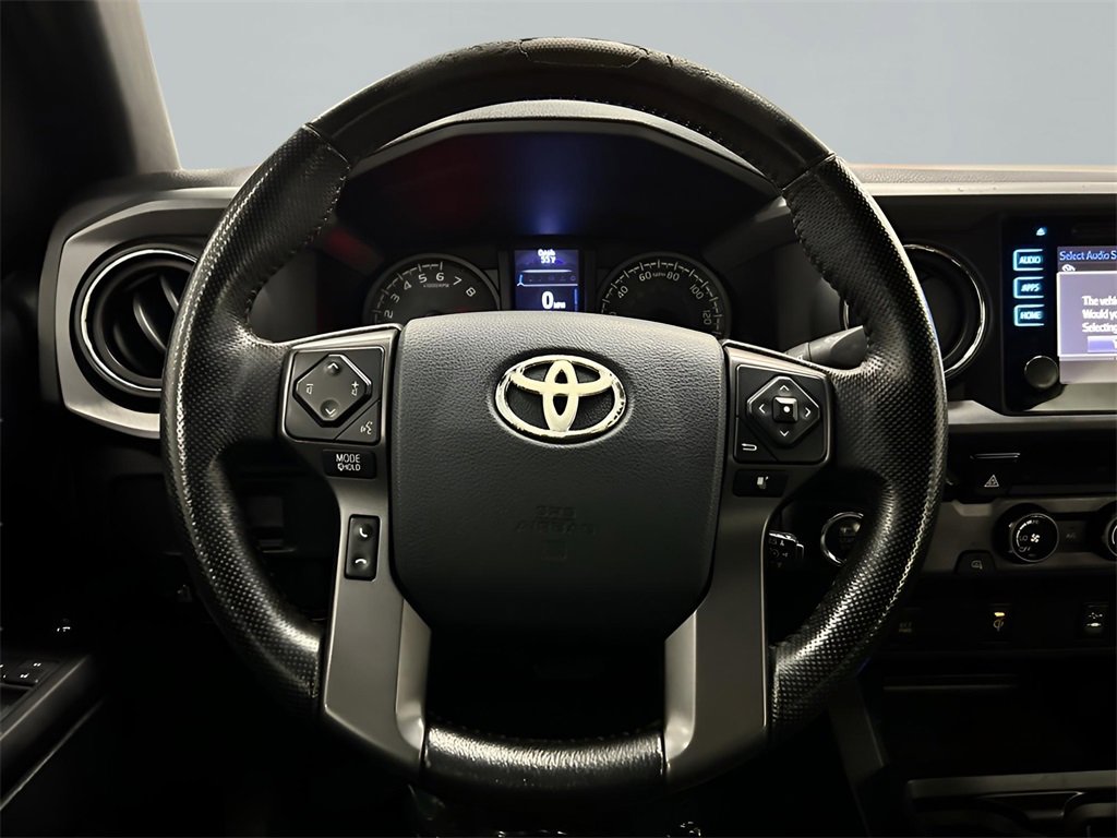 Used 2016 Toyota Tacoma TRD Sport image 12