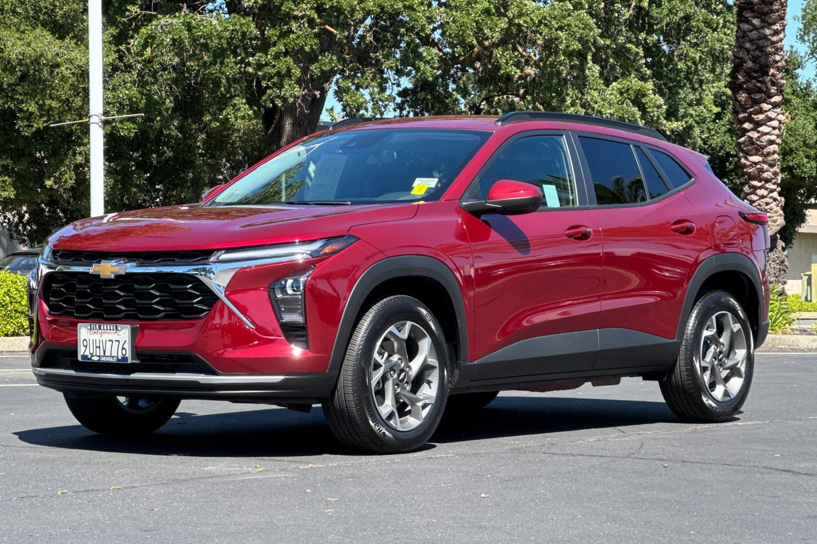 Used 2025 Chevrolet Trax LT w/ Driver Confidence Package image 7