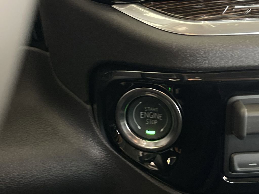 New 2026 GMC Sierra 1500 Elevation image 17