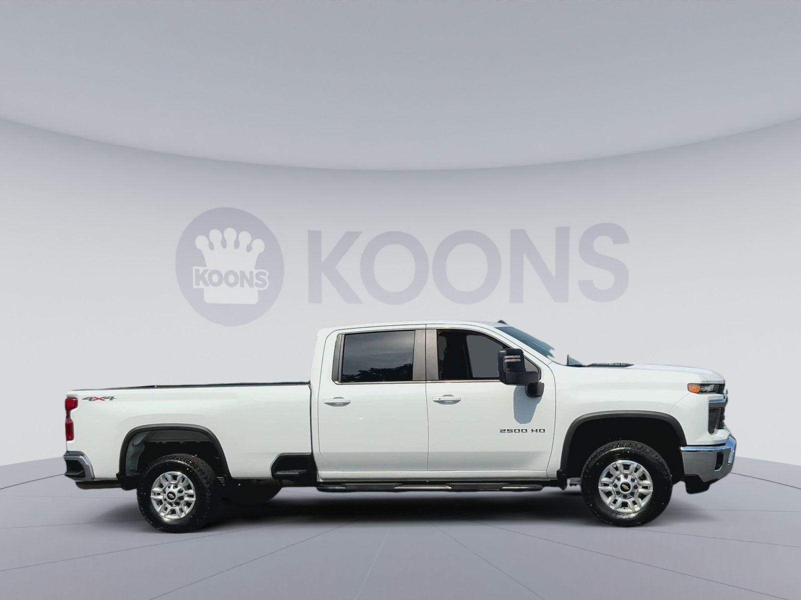 Used 2025 Chevrolet Silverado 2500 LT w/ Convenience Package AWD/4WD image 4