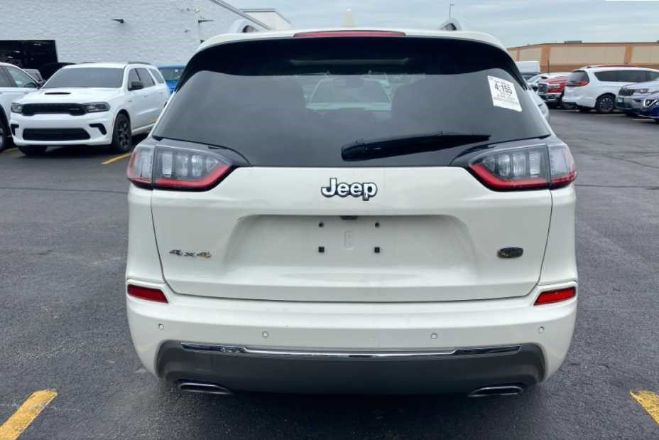 Used 2019 Jeep Cherokee Overland w/ Technology Group AWD/4WD image 6