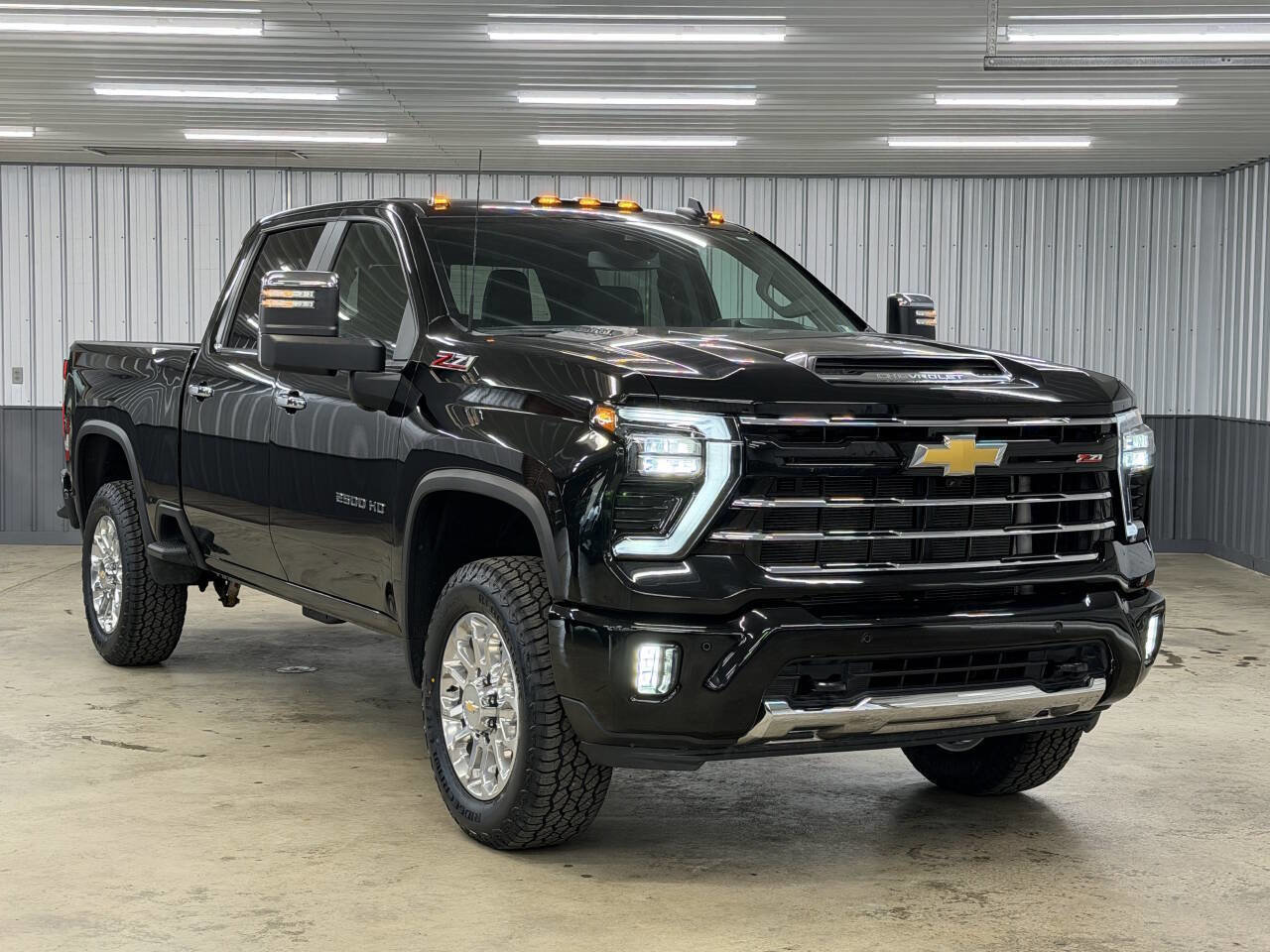 Used 2025 Chevrolet Silverado 2500 LT w/ Z71 Chrome Sport Edition image 7