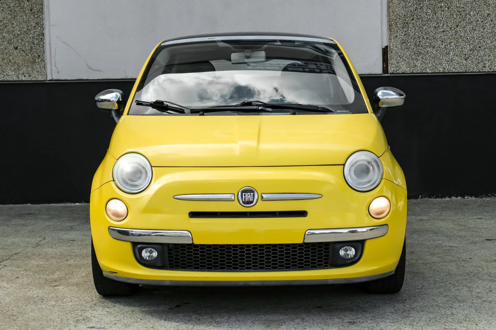 Used 2012 FIAT 500 Lounge FWD image 6