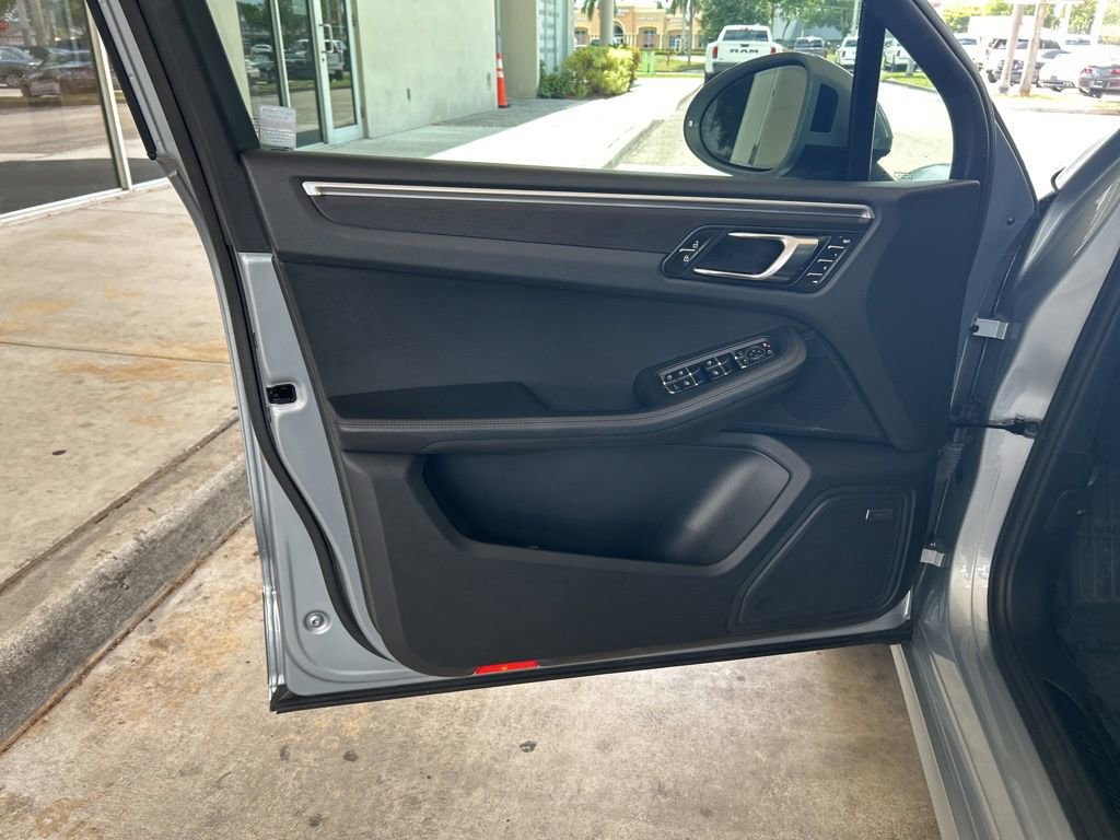 Used 2021 Porsche Macan GTS w/ Premium Package Plus (PF9) image 38