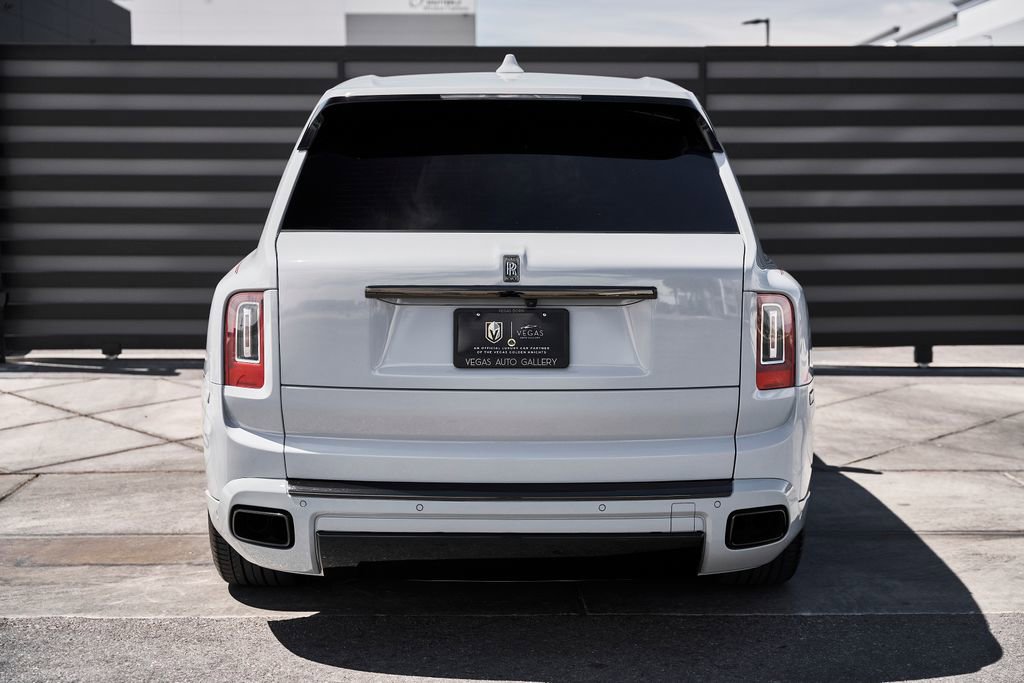 Used 2024 Rolls-Royce Cullinan Black Badge w/ Dark Exterior Package image 16