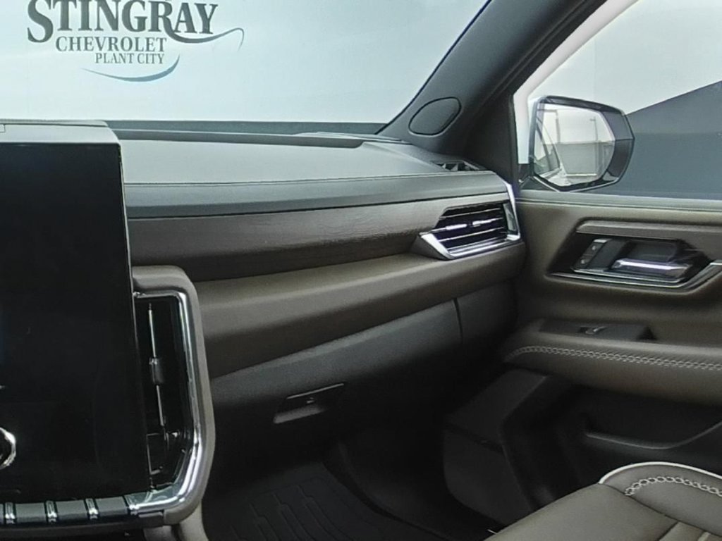 Certified 2026 GMC Yukon Denali Ultimate w/ LPO, Floor Liner Package AWD/4WD image 15