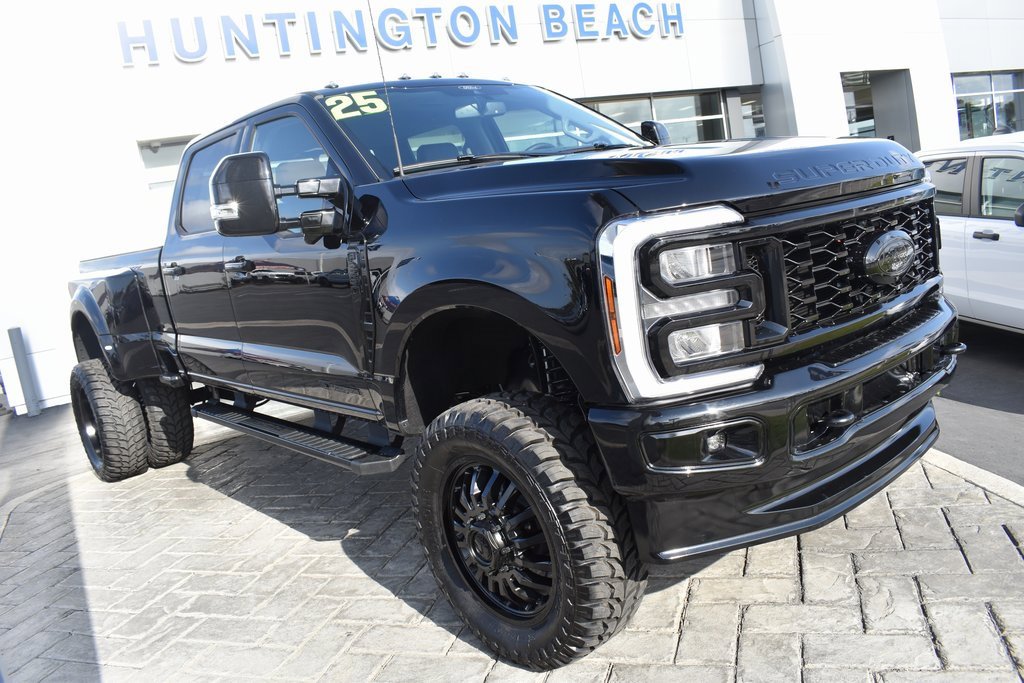 Used 2025 Ford F350 Lariat w/ FX4 Off-Road Package image 33
