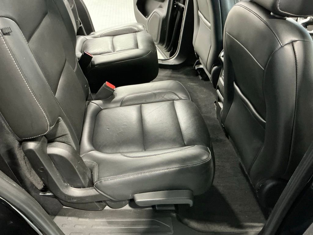Used 2019 GMC Acadia SLT w/ LPO, Floor Liner Package FWD image 17