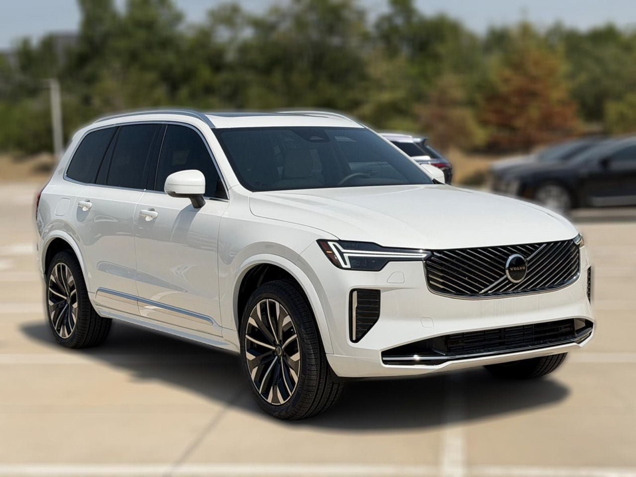 New 2026 Volvo XC90 T8 Plus w/ Protection Package Premier AWD/4WD image 4