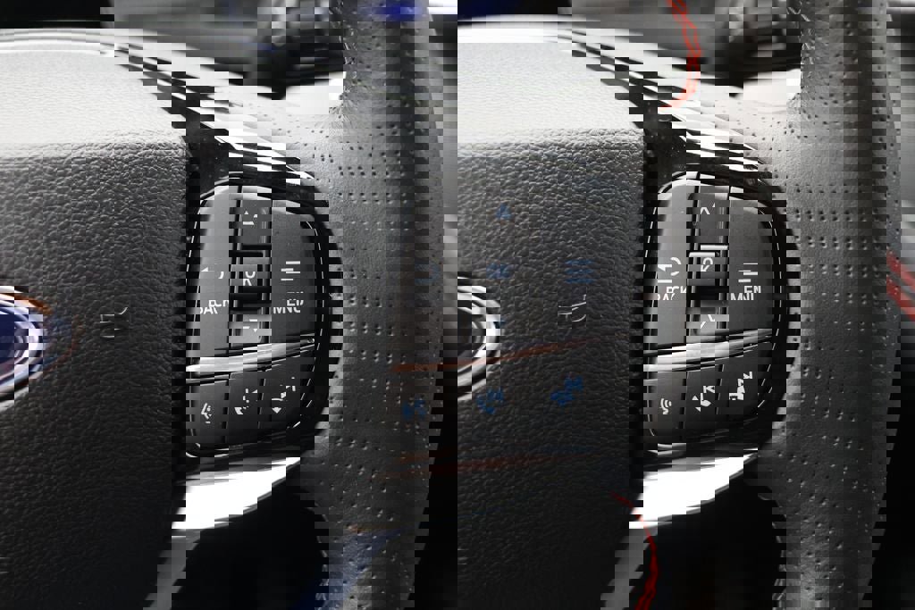 Used 2025 Ford Explorer ST-Line w/ ST-Line Street Pack image 21