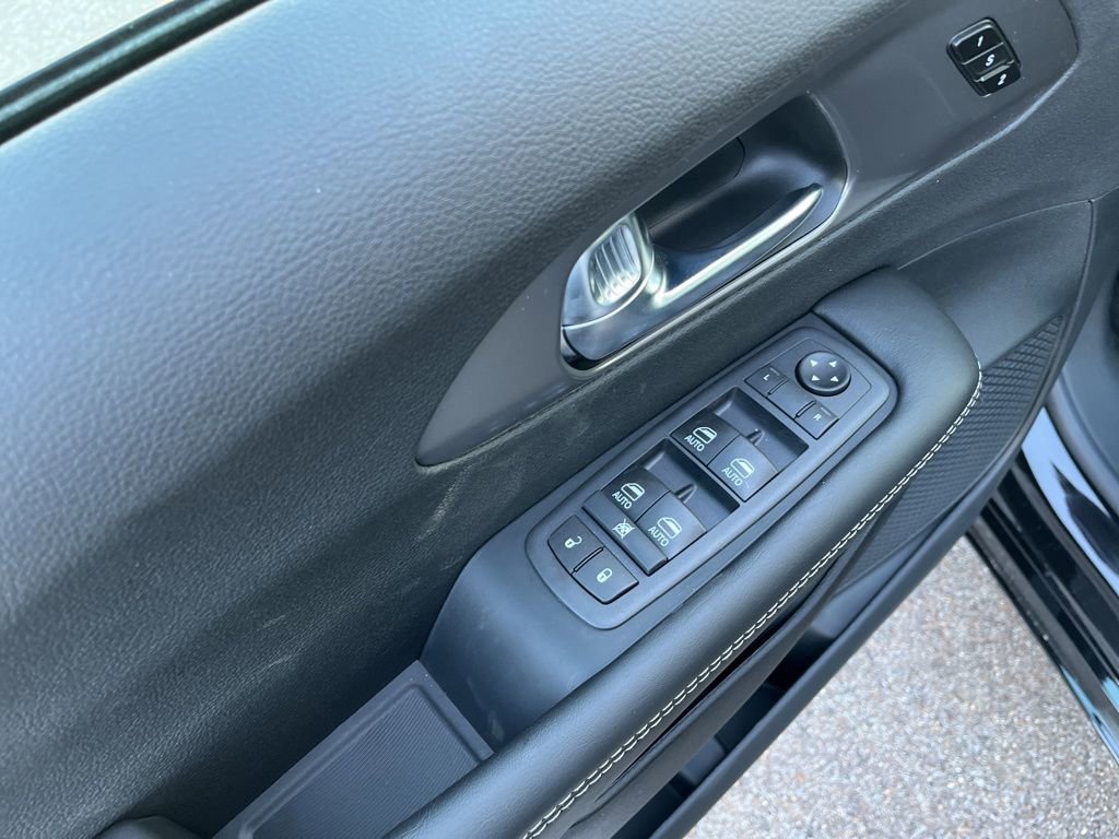 New 2026 Chrysler Pacifica Select w/ S Appearance Package image 35