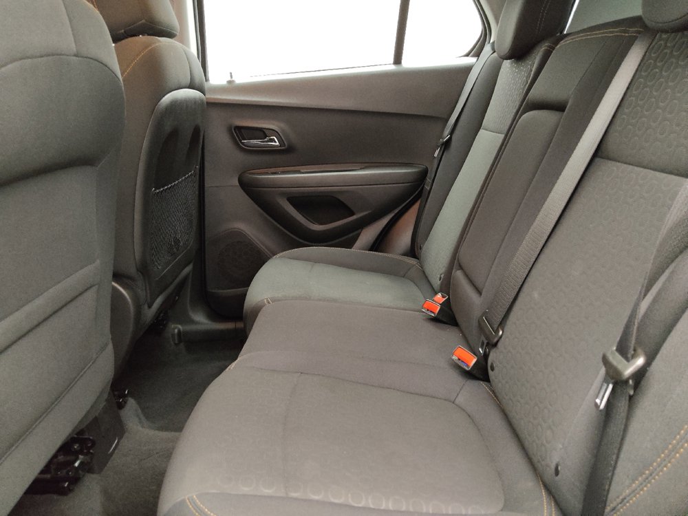 Used 2020 Chevrolet Trax LS FWD image 18