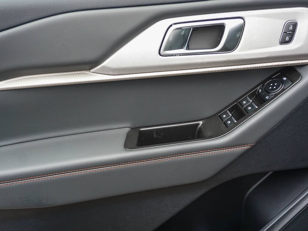 New 2026 Ford Explorer Active w/ Active Comfort Package RWD image 18