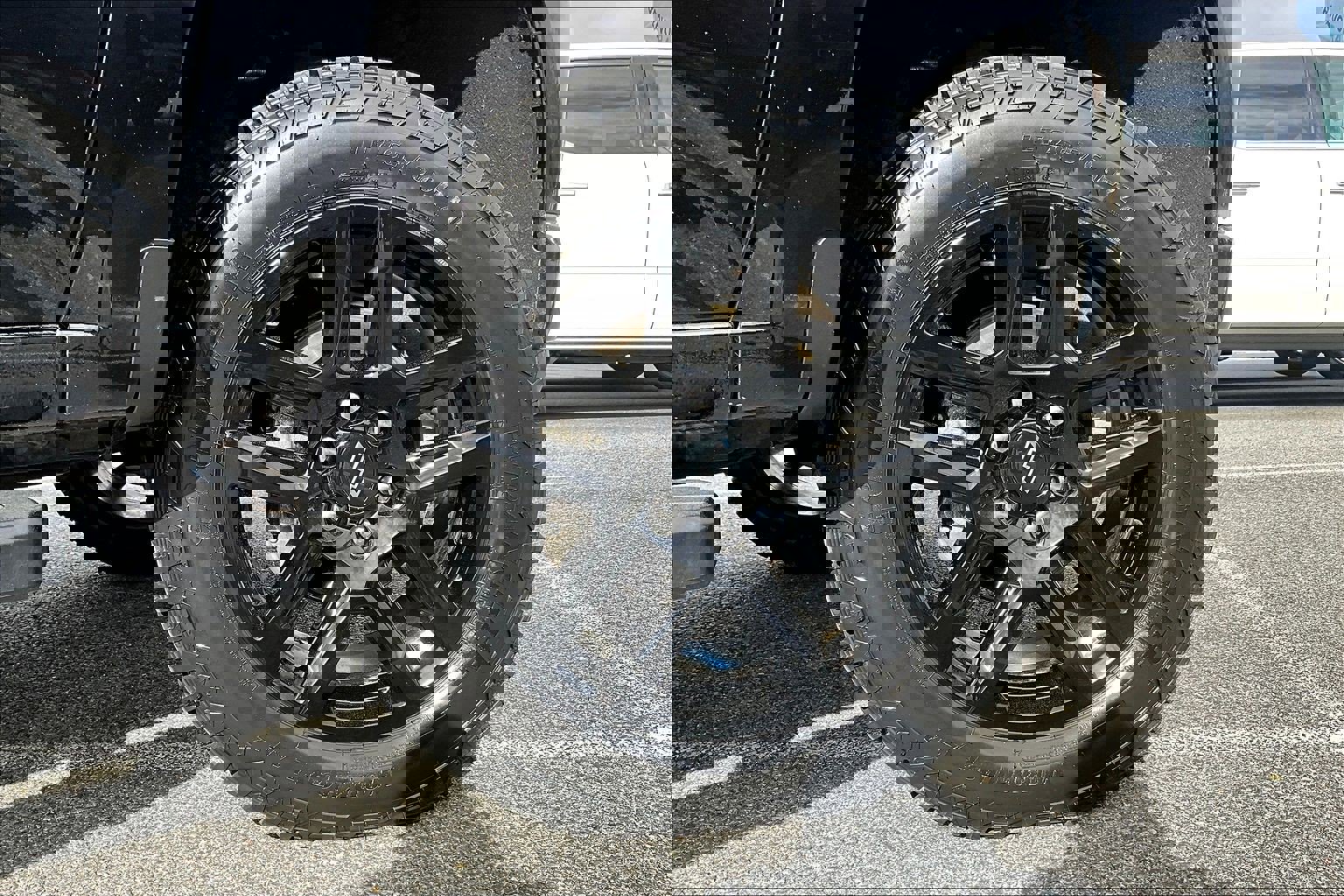 Used 2022 Chevrolet Silverado 1500 LT Trail Boss w/ Bed Protection Package image 9