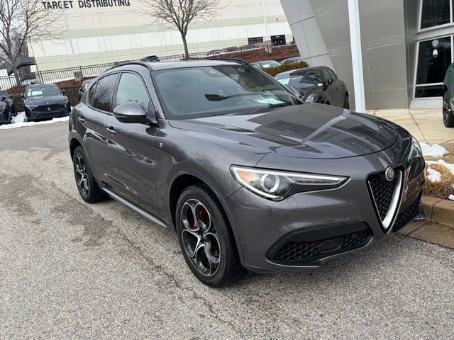 Used 2023 Alfa Romeo Stelvio Ti image 1