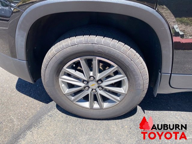 Used 2023 Chevrolet Traverse LT FWD image 12
