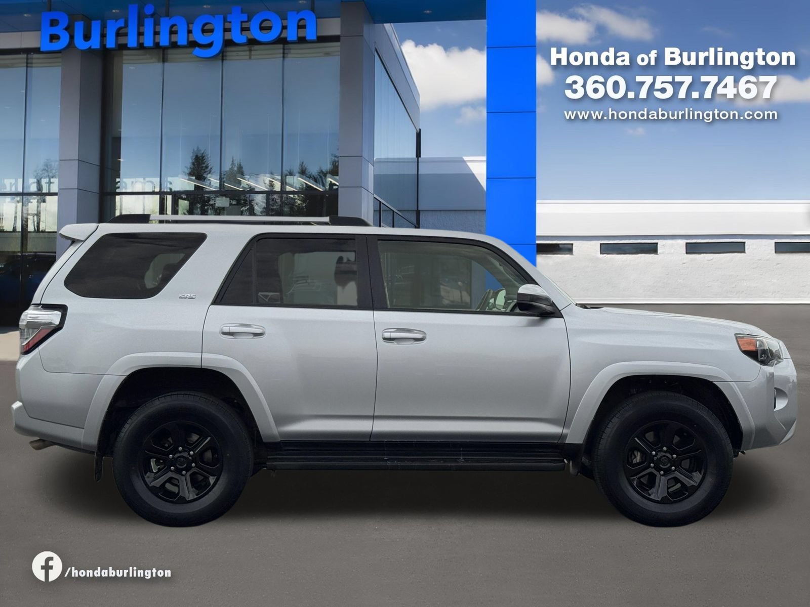Used 2019 Toyota 4Runner SR5 AWD/4WD image 7