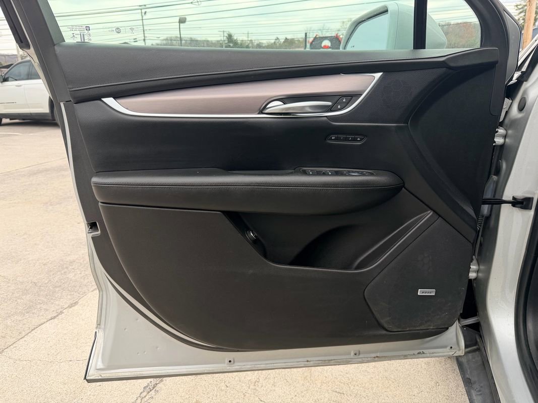 Used 2017 Cadillac XT5 Luxury w/ Driver Awareness Package AWD/4WD image 22
