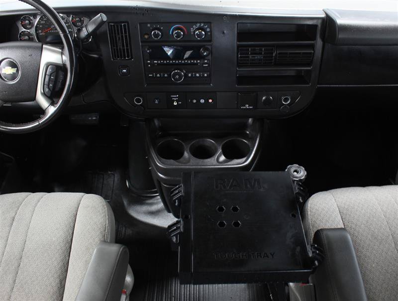 Used 2017 Chevrolet Express 3500 Extended RWD image 9
