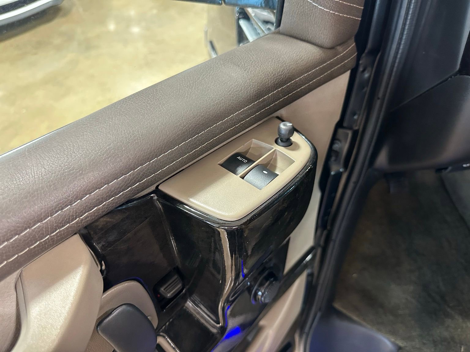 Used 2021 Chevrolet Express 2500 LS w/ Enhanced Convenience Package image 12