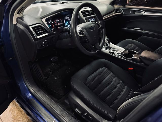 Used 2016 Ford Fusion SE w/ SE Cold Weather Package image 16