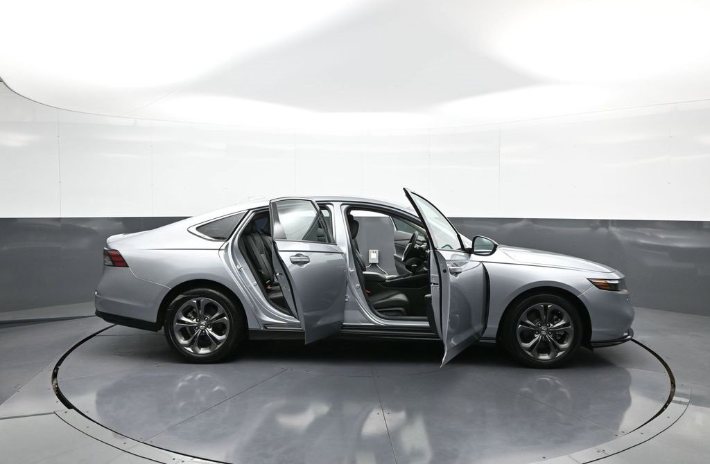 Used 2023 Honda Accord EX-L image 41