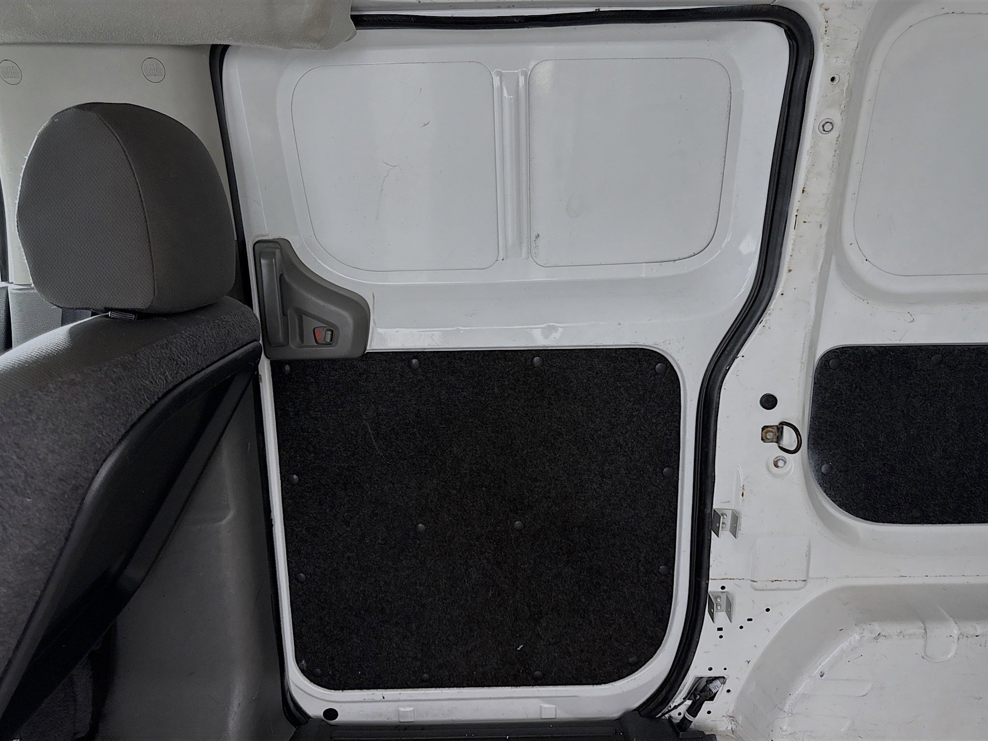 Used 2014 Nissan NV200 SV w/ Exterior Appearance Package image 26