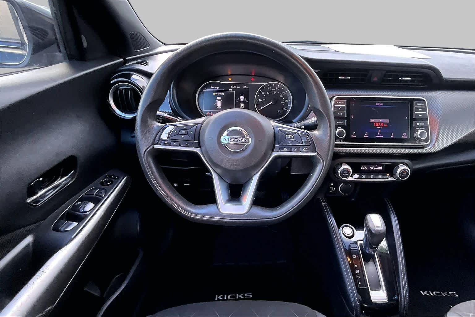 Used 2018 Nissan Kicks SV FWD image 9