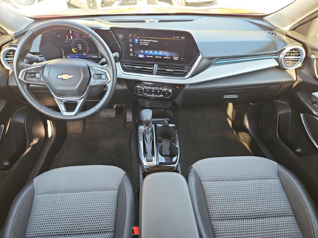 Used 2025 Chevrolet Trax LT w/ LT Convenience Package FWD image 26