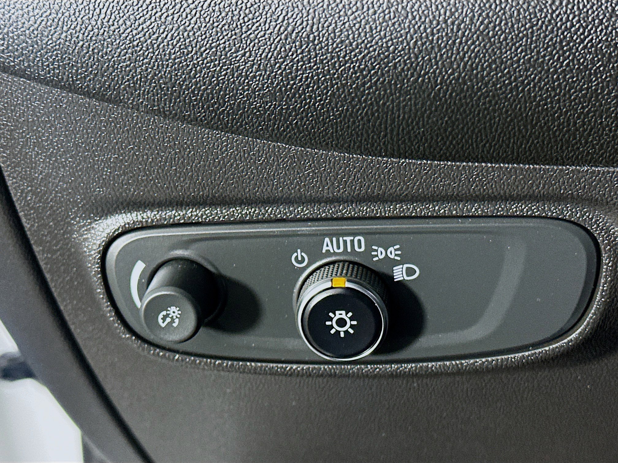 Used 2022 Chevrolet Equinox LS w/ LS Convenience Package image 16