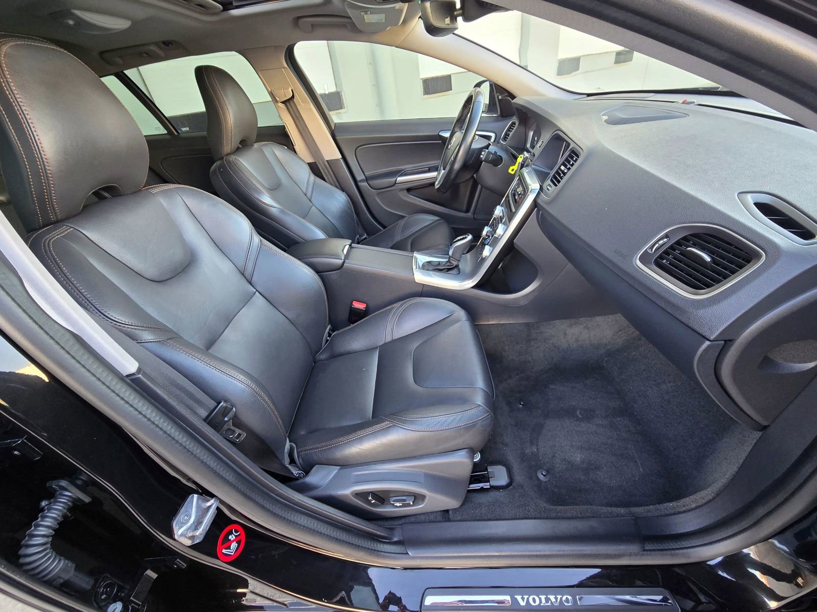 Used 2017 Volvo V60 T5 Cross Country Platinum w/ Climate Package image 20