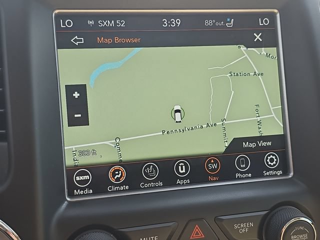 Used 2018 Jeep Grand Cherokee Overland AWD/4WD image 25
