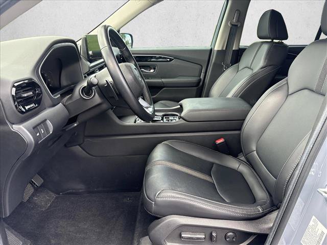 Used 2025 Honda Pilot Touring image 10