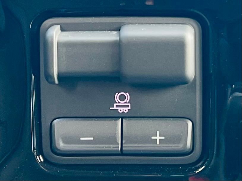 Used 2025 GMC Sierra 1500 Elevation w/ Preferred Package image 35