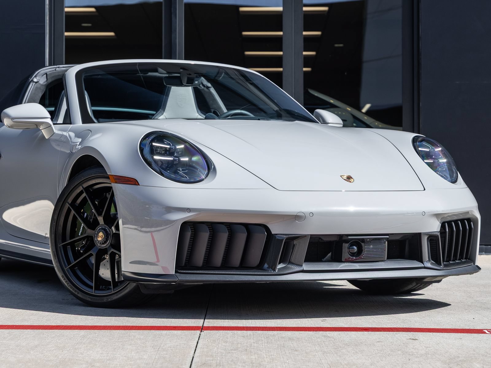 Certified 2025 Porsche 911 Targa 4 GTS AWD/4WD image 9
