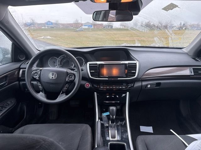 Used 2017 Honda Accord EX image 17
