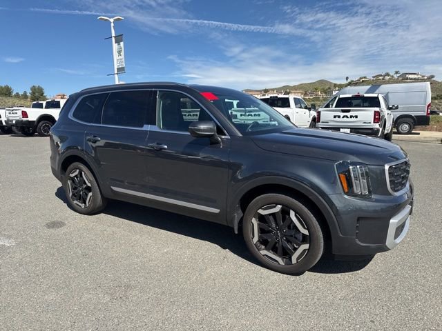 Used 2024 Kia Telluride S image 17