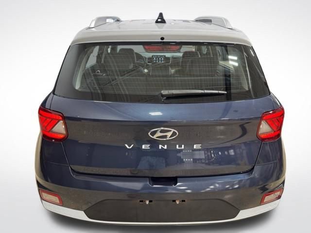 Used 2020 Hyundai Venue image 25