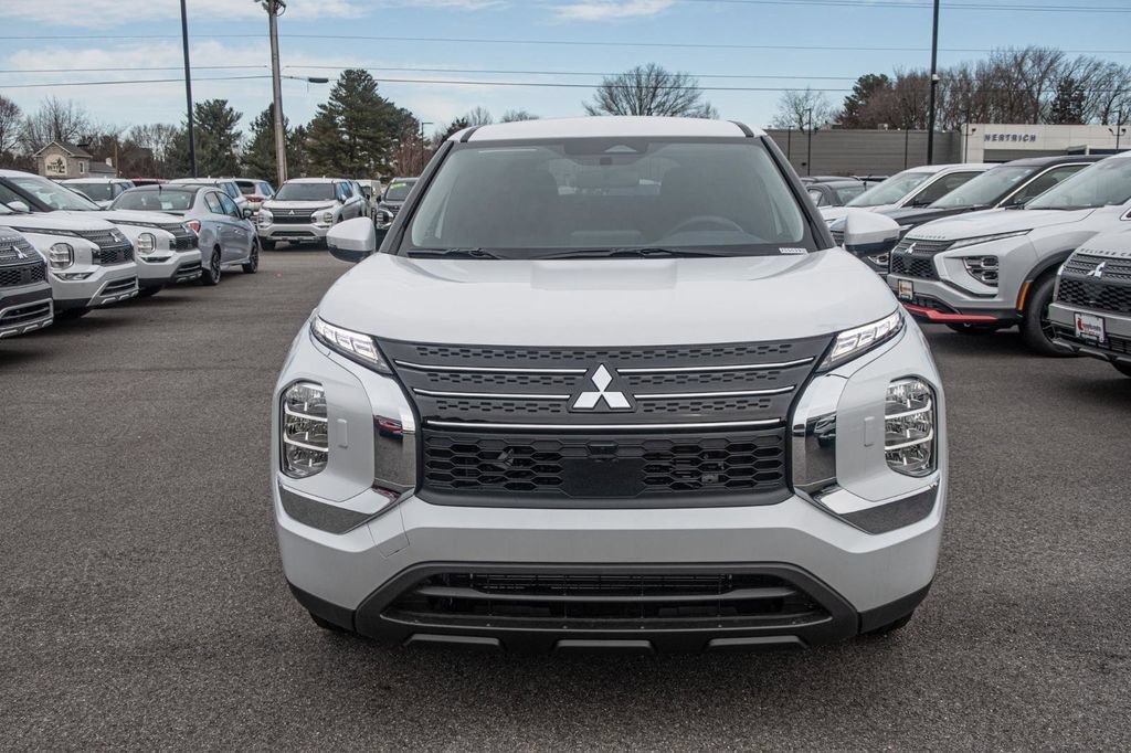 New 2025 Mitsubishi Outlander ES AWD/4WD image 5