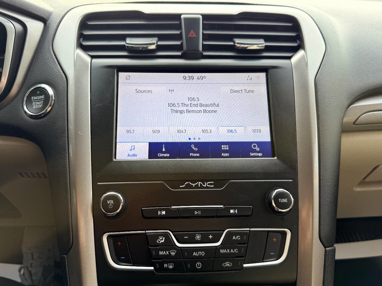 Used 2020 Ford Fusion SE image 24