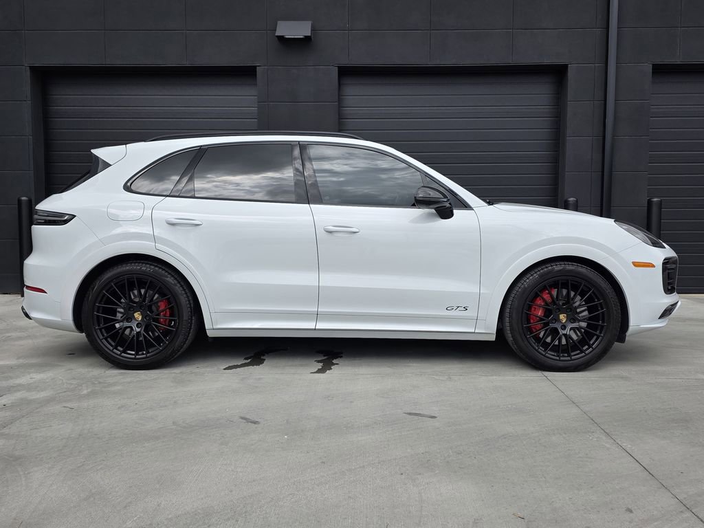 Used 2021 Porsche Cayenne GTS image 7