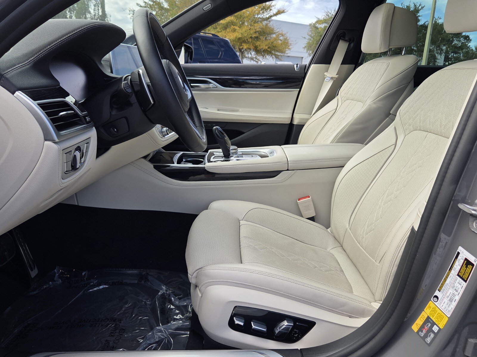 Used 2022 BMW 745e xDrive w/ M Sport Package AWD/4WD image 10