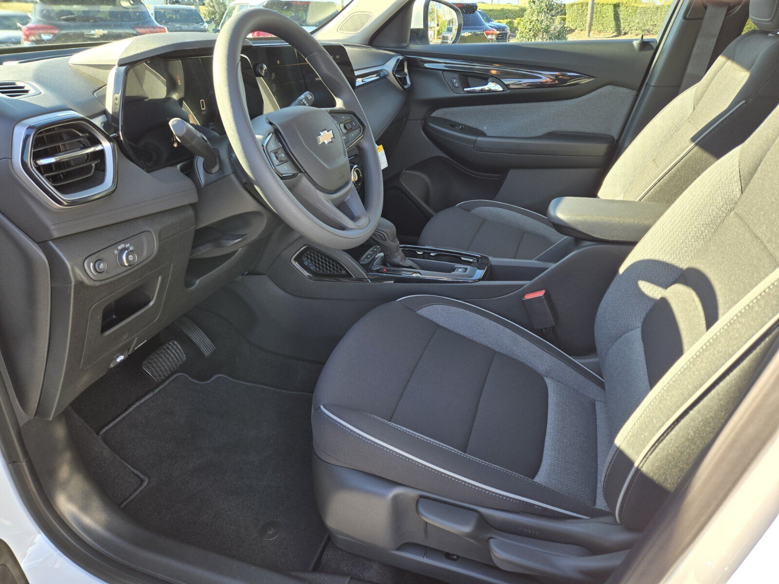 New 2026 Chevrolet TrailBlazer LT FWD image 5