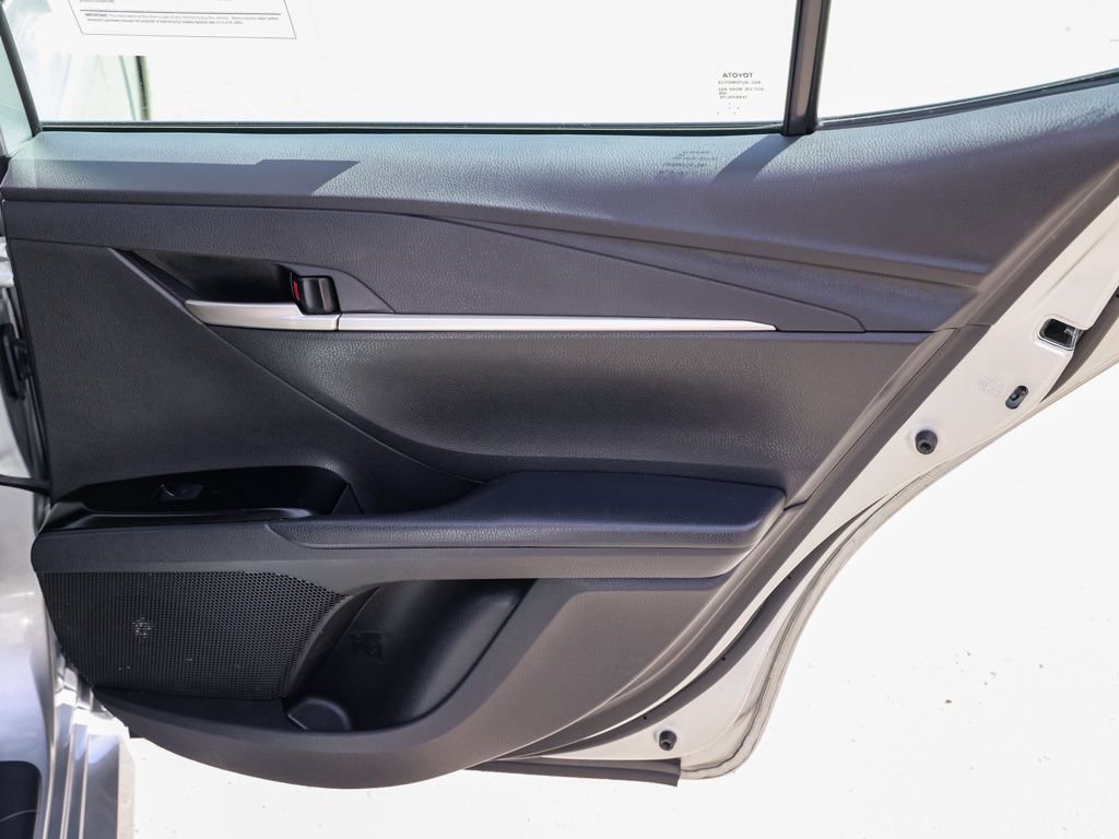 Used 2025 Toyota Camry LE image 19