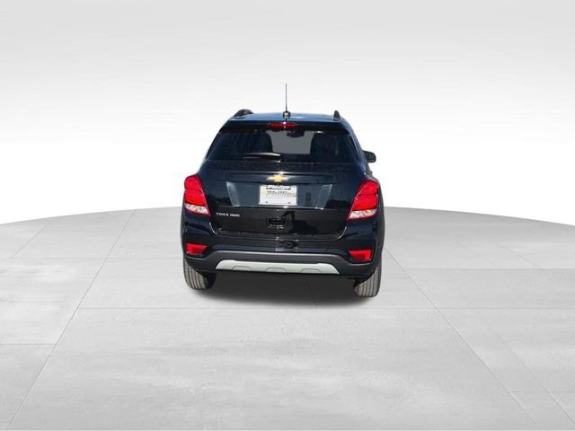 Used 2021 Chevrolet Trax LT w/ LT Convenience Package image 9